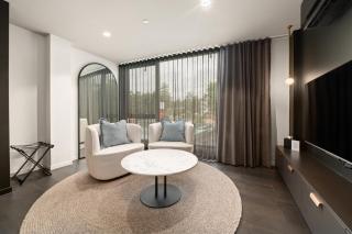 Cosy Braddon Studio with BBQ Area - 4