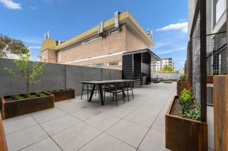 Cosy Braddon Studio with BBQ Area - 2