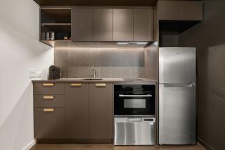 Spotless Braddon Studio with Accessible Bathroom - 2