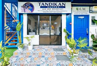 RedDoorz at Tandikan Suites El Nido - 8