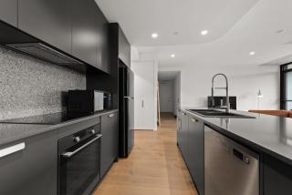 Stylish 2-Bed in Braddon with Alfresco Dining - 1