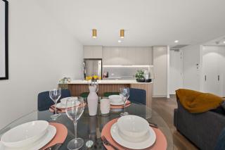 Experience Elegance in this Chic 1-Bed Unit - 4