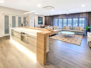 Cairns North 4-Bed with Outdoor Dining & Pool - 8