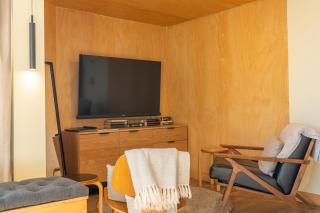 Quirky CBD Studio with Pool Sauna and Balcony - 4