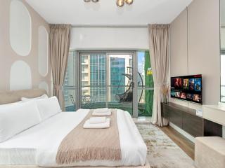 Luxury Waterfront View w Ain Dubai and PS5 in JBR 5 min from the beach - 3