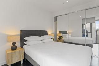 Modern 1-Bed Apartment Close to Attractions - 1