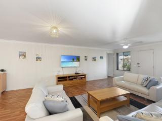 Spacious 4-Bed Home 2-Min to the Beach - 3