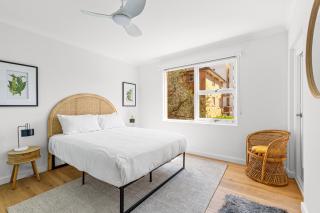 Gorgeous 3-Bed Manly Pad Short Walk to the Beach - Sydney - 3
