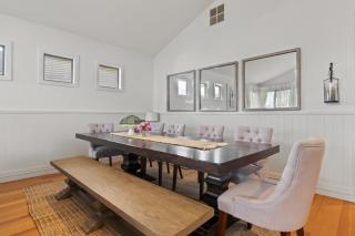 Lakeside 3-Bed Family Home with Amazing Views - 7