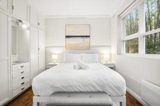 Charming 1-Bed with Fireplace by the Beach - 1