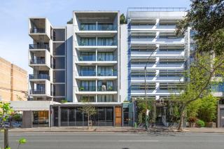Modern 1-Bed with Balcony in Bustling Surry Hills - 5