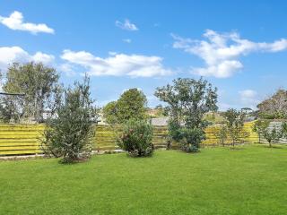 2-Bed Beach Haven with Garden & Alfresco Dining - 5