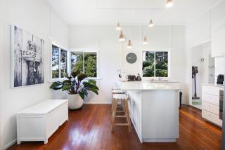 2-Bed Beach House in Burleigh Heads Amidst Nature - 3