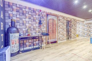 Exquisite 2BR Seafront Haven with Resort Lifestyle and Panoramic Sea Views, Near Faqiat Beach and Campsite, Mina Al Fajer D, Fujairah by Deluxe Holiday Homes - 5