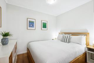 Bright 1-Bed with Great Views & Amenities - 7