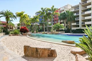 Bright 1-Bed with Great Views & Amenities - 2