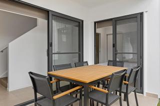 Riverside 3-Bed Home with Study Nook and BBQ - 5