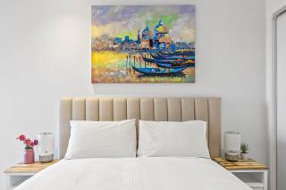 Waterfront 2-Bed Oasis - Pool Steam Jacuzzi Gym - 4