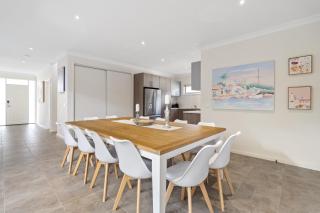 Seaside 3-Bed Home Direct Beach Access - 2