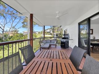 Chic 4-Bed with 3 Living Areas & Alfresco Dining - 8