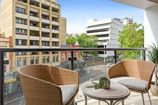 Ideal Studio Inner-City Pad with Private Balcony - 8