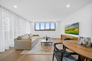 2-Bed Haven: Impeccable Interiors & Chic Amenities - 3