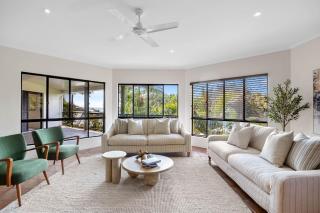 Beachside 4-Bed Retreat with Study Nook & Views - 7