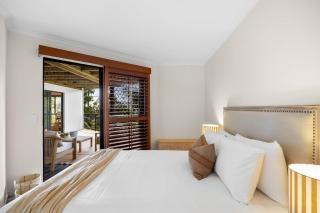 Beachside 4-Bed Retreat with Study Nook & Views - 6