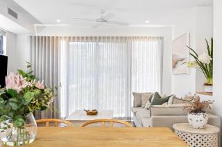 Bokarina 3-Bed Stunning Home, Steps from Beach - 3