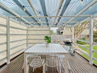 4-Bed Beach House with Garden & Alfresco Dining - 0