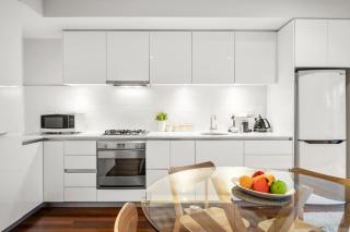 MILA Trendy Prahran 1-Bed Apartment with Balcony - 8