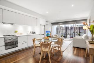 MILA Trendy Prahran 1-Bed Apartment with Balcony - 3