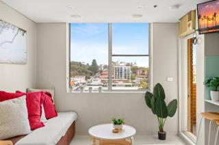 Bondi Studio Apartment with Pool & Rooftop Views - 4