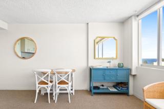 Wake Up to the Ocean: 1-Bed with Pool & Views - 2