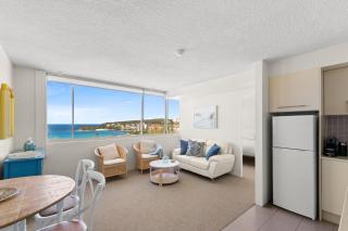 Wake Up to the Ocean: 1-Bed with Pool & Views - 1