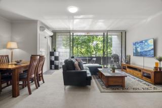 Central 2-Bed Pad with Tennis Court, Pool & Gym - 3