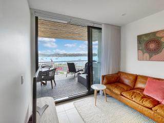 Joy at Ohana: Balcony & Pool Overlooking the Bay - 2