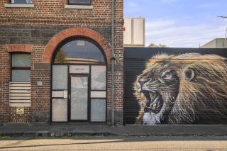 Bustling Fitzroy Eateries and Bars Nearby - 4