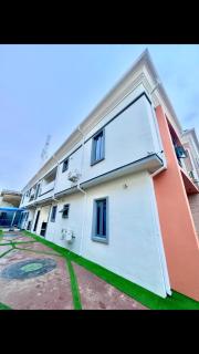 De-luxuria Shortlet Apartment Limited - 0