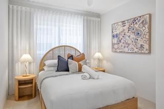 Stylish 3-Bed Apartment in Coastal Redcliffe - 3