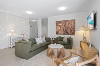 Stylish 3-Bed Apartment in Coastal Redcliffe - 4