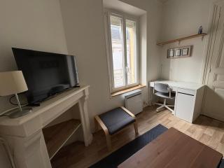 Reims Hyper-Centre Charmant Appartement à 2 pas de la Cathédrale - 1