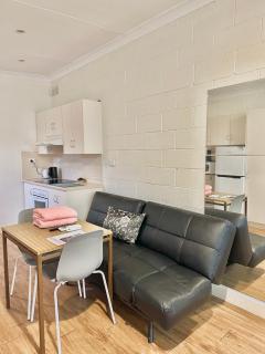 Deluxe Whitmore Studio - 9