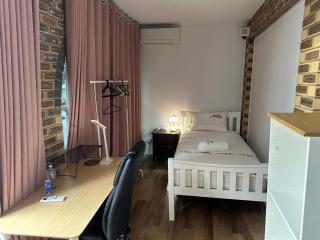 Mains Rd single room M6 - 9