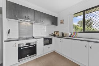 Charming 3-Bed Home Near Sunshine Coast - 7