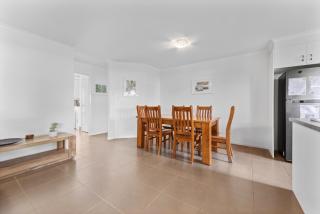 Charming 3-Bed Home Near Sunshine Coast - 4