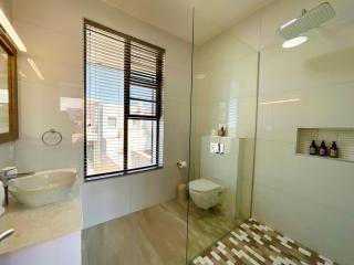 Dolphinbeach Escape - 3