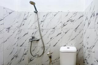 RedDoorz at PB Inn near Stasiun Juanda - 2