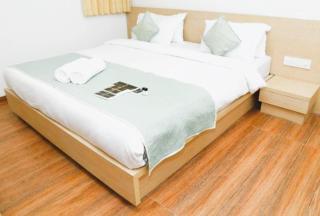 Hotel RIVERA Rajkot - 8