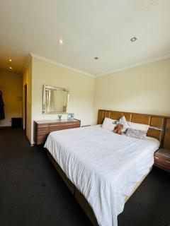 Gem in the heart of Sandton - 5